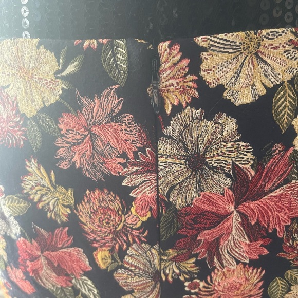 Loft Textured Floral Mini Skirt Size 6 - Picture 5 of 12